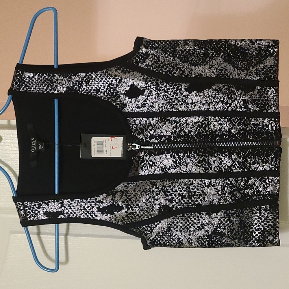 Guess top